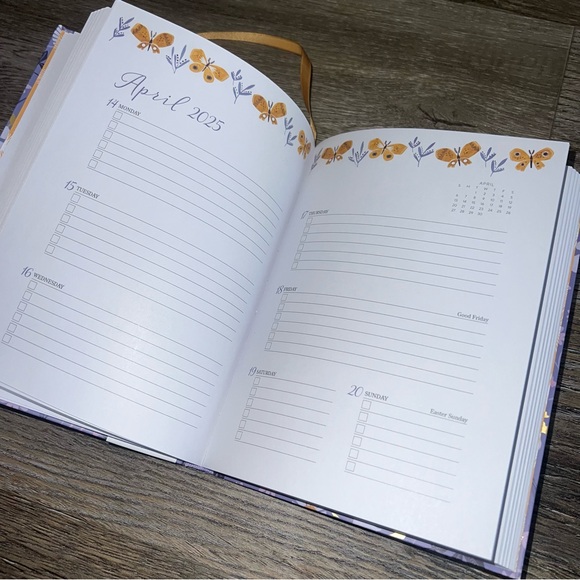 New! High Note x Artist designed 17 month planner - Picture 5 of 10